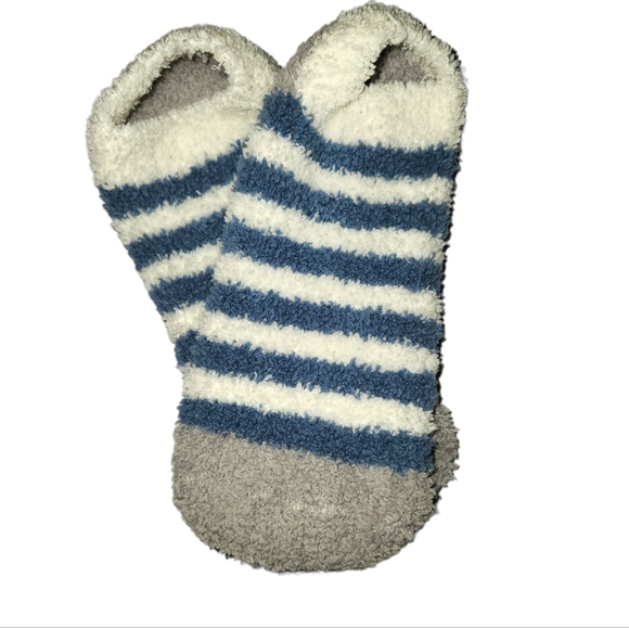 Bundled Cozy Ankle Socks - Picture 2 of 10